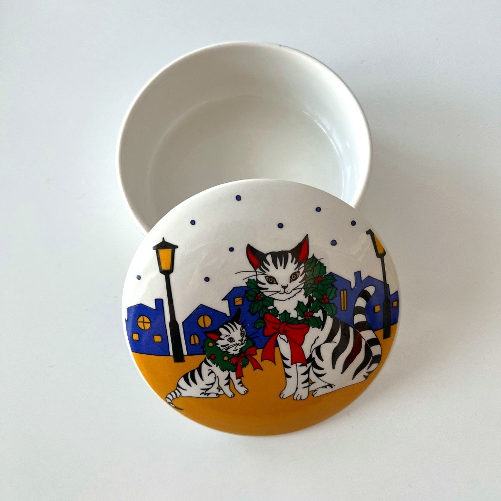 Vintage Studio Nova Christmas Cats Trinket Box